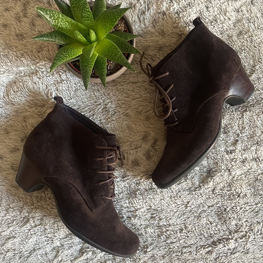 Clarks Artisan Leyden Brown Suede Lace Up Boots